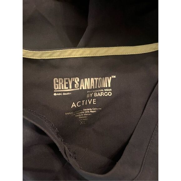 Grey’s Anatomy Dark Navy Blue Short Sleeve Active Scrub Top - Picture 3 of 4